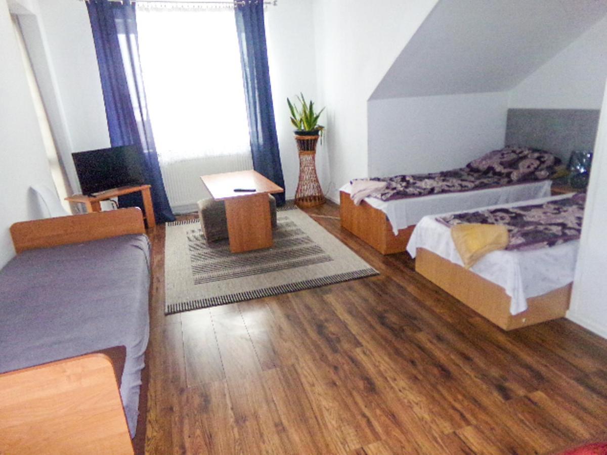 Homestay White House - Goscinne *