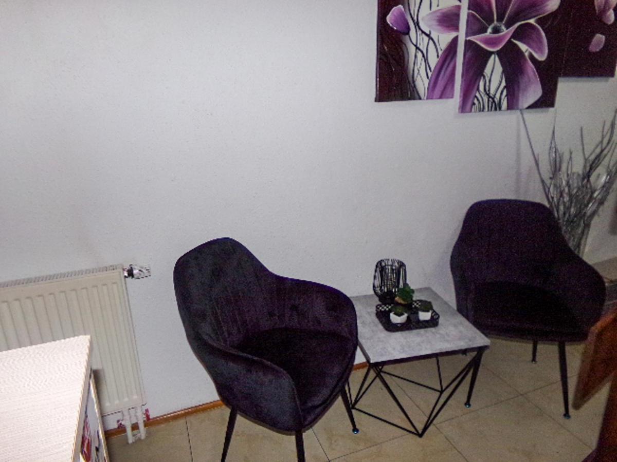 Homestay White House - Goscinne *