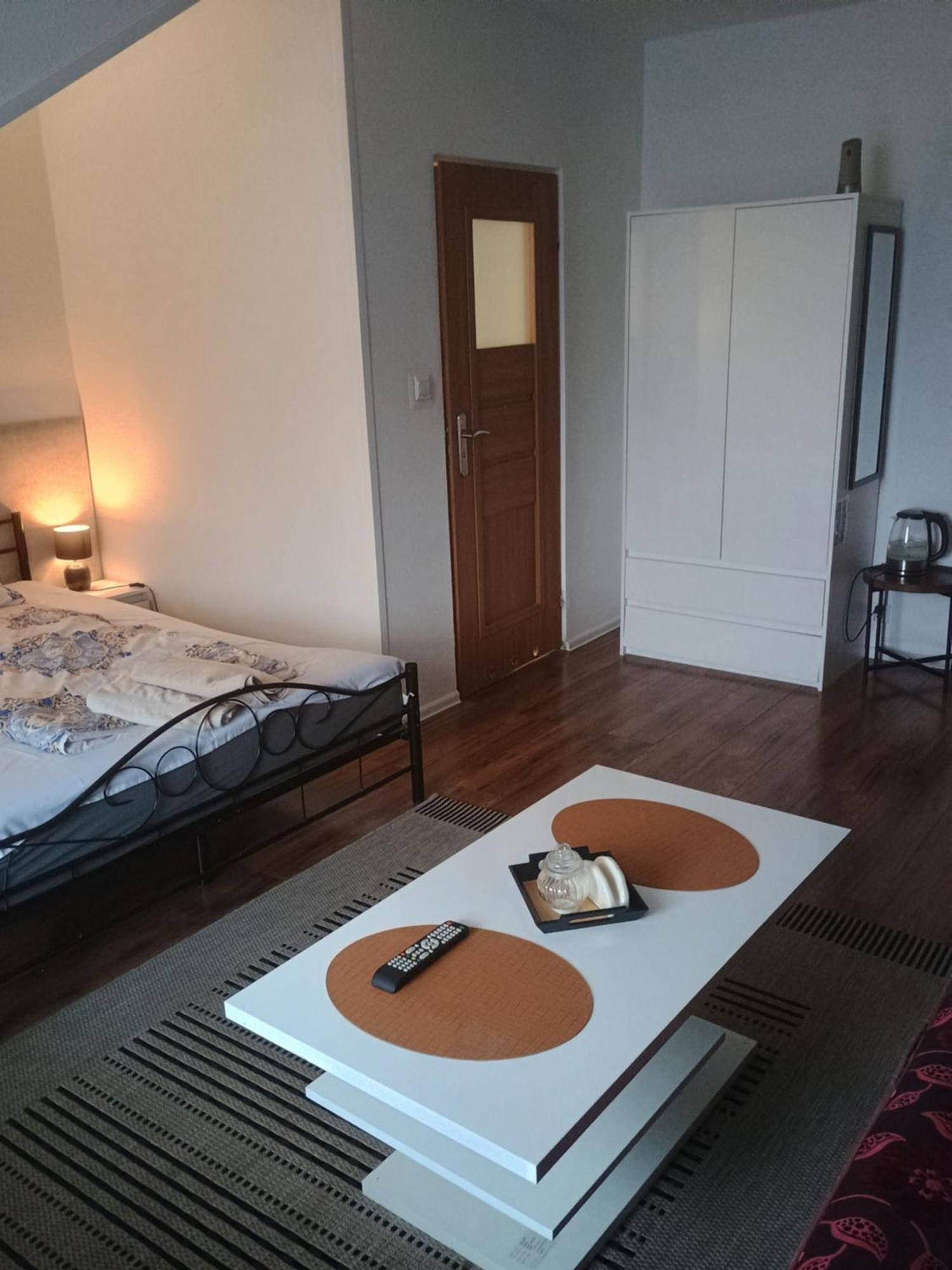 Homestay White House - Goscinne *