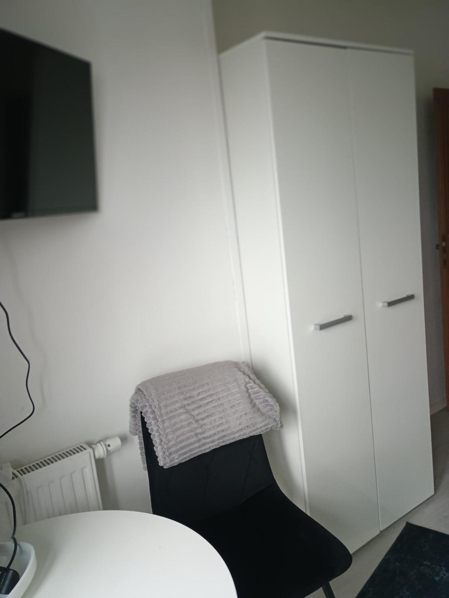 White House - Goscinne Homestay